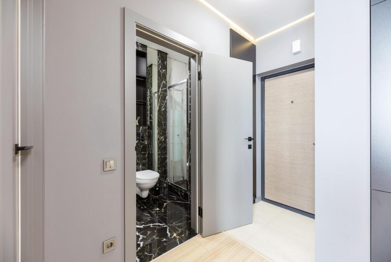 Fayna Town - Loft Black - Nyvky Apartment Kyiv