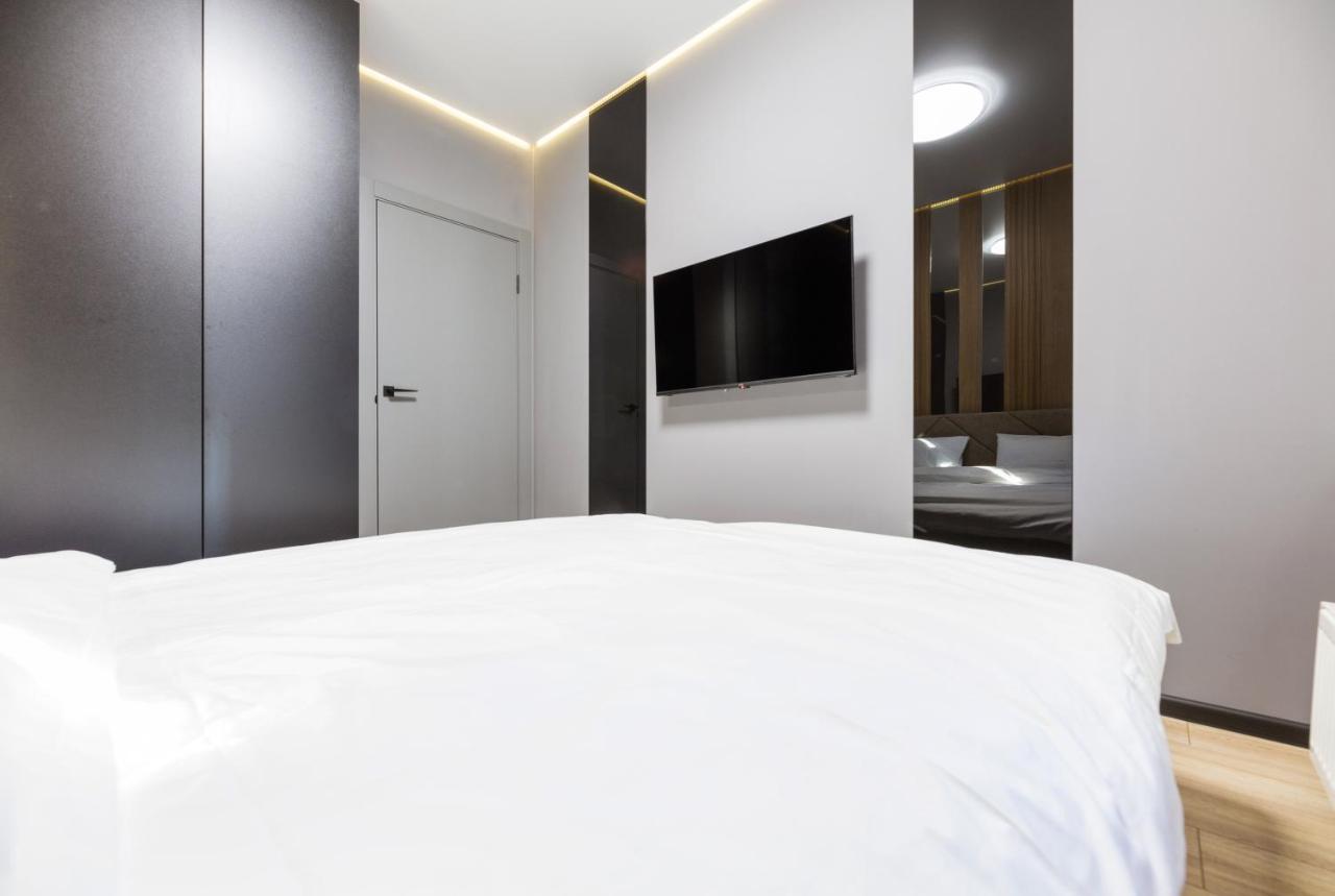 Fayna Town - Loft Black - Nyvky